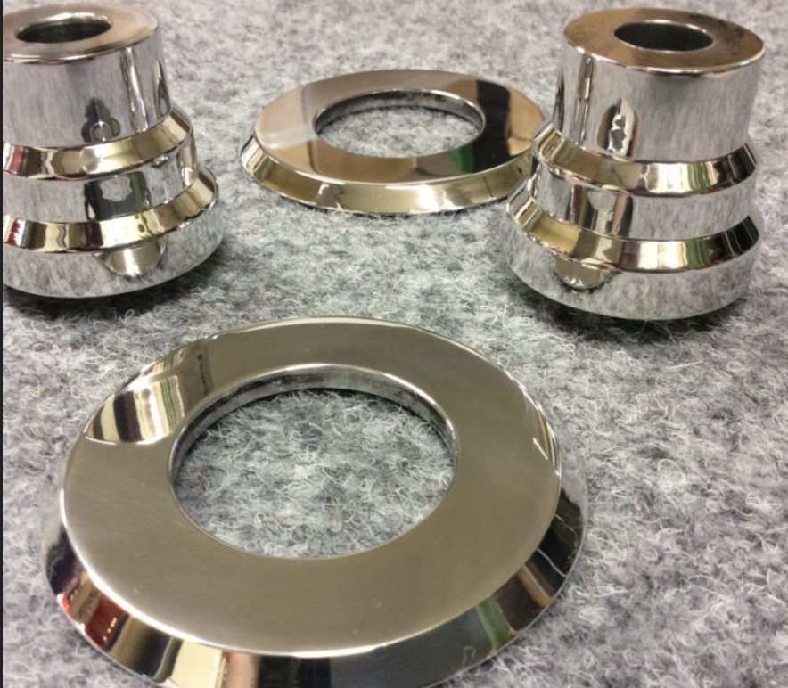 Alihankintahiontaa ja viimeistelyä sarjatyönä – koneistetut metalliosat valmiina jatkokäsittelyyn ja toimitukseen.